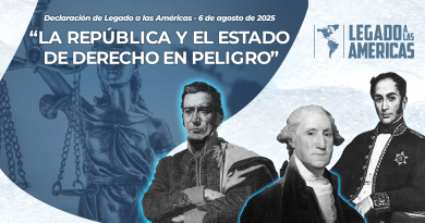 Imagen con fondo de una estatua de la justicia y retratos de José Gervasio Artigas, George Washington y Simón Bolívar, acompañando el título: “La República y el Estado de Derecho en Peligro”, Declaración de Legado a las Américas, 6 de agosto de 2025.