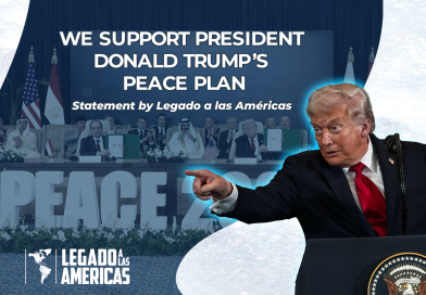U.S. President Donald Trump presenting his peace plan, with the word “PEACE” in the background. Image representing the Statement by Legado a las Américas in support of the peace plan.