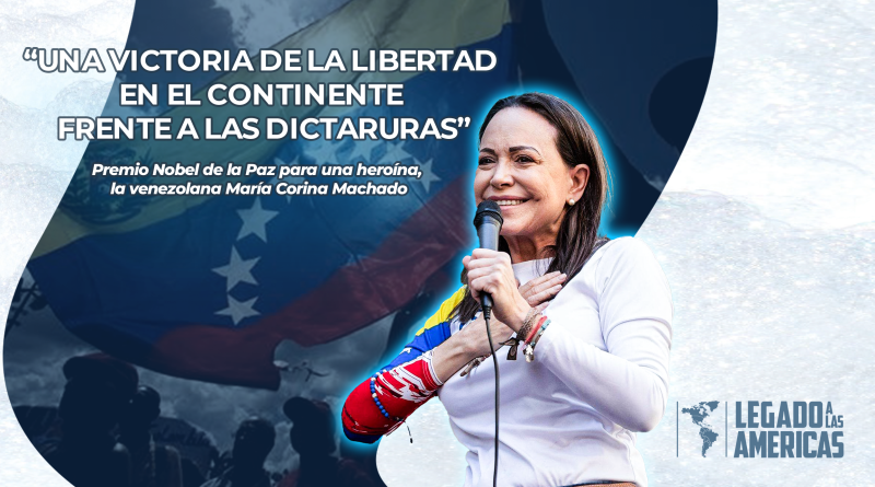 María Corina Machado habla ante una multitud con la bandera de Venezuela al fondo, gesto de compromiso por la libertad y la democracia.